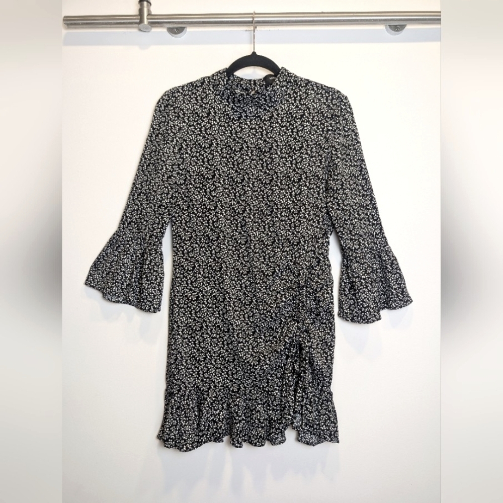 MINKPINK Black White Floral Mock Neck Bell Sleeve Ruffle Mini Dress Size Small